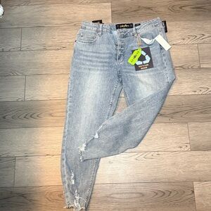 NEW! Indigo Rein Women's 29 Mid Rise Curvy Fit Crop Light Blue Denim Jeans 11